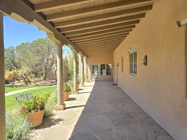 Building Photo - 3876 Old Santa Fe Trail