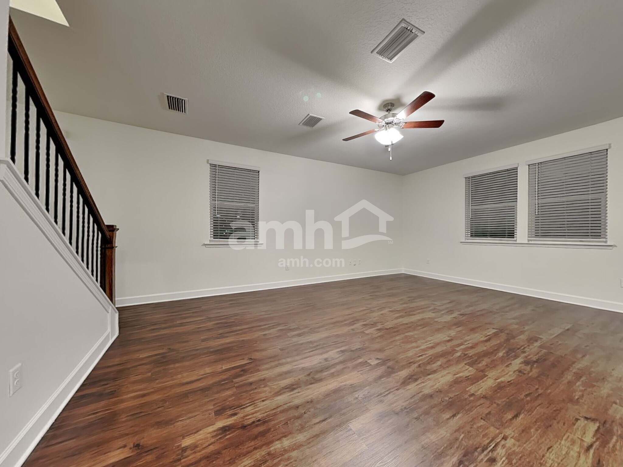 Building Photo - 998 Tan Tara Trl