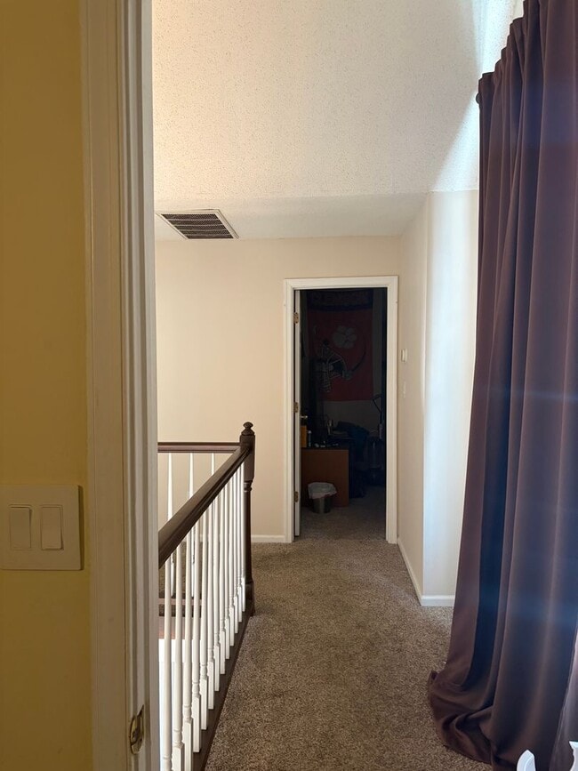 Building Photo - Highland Parkway