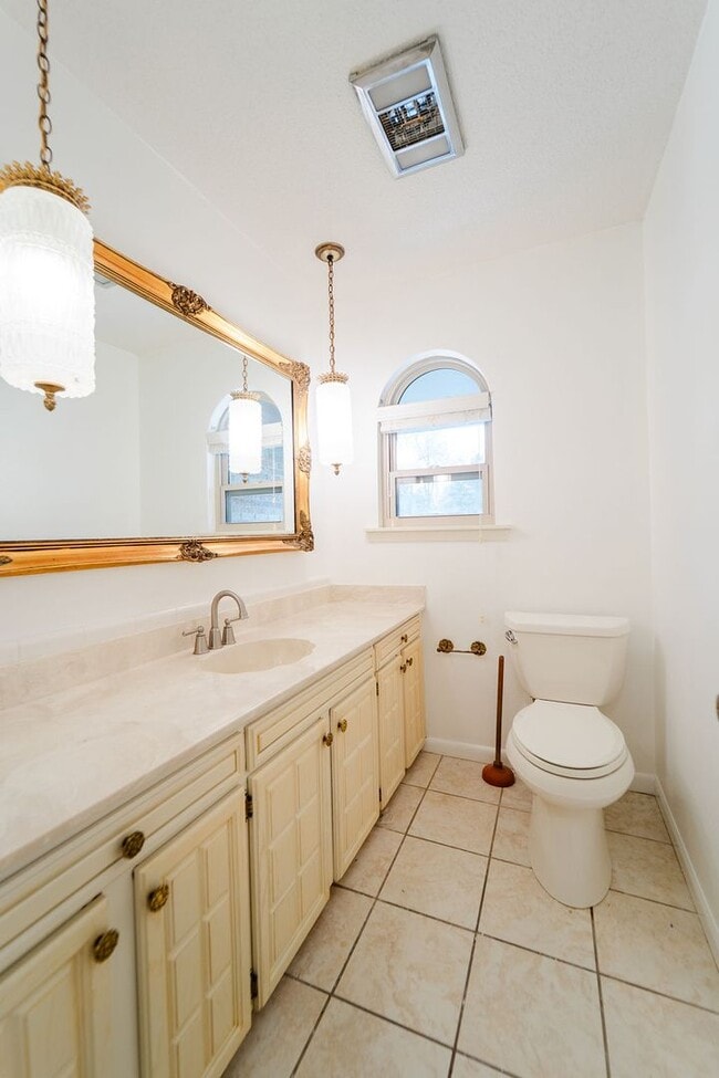 Building Photo - 6 Sonora Way