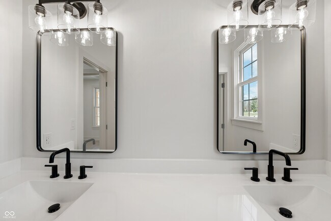 Building Photo - 5123 Oak Rdg Pl