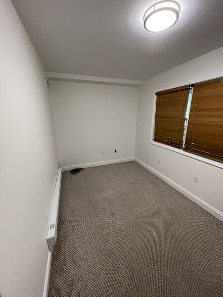 Building Photo - 406 Leverington Ave