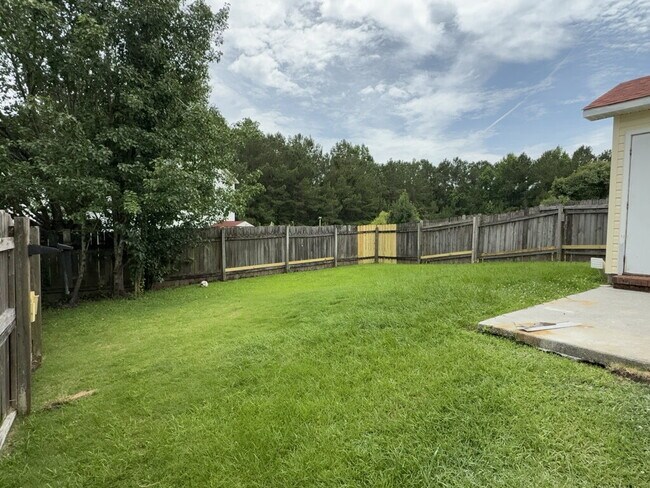 Building Photo - 996 W Pueblo Dr