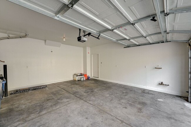 Building Photo - Southern Terrace Single Family Home