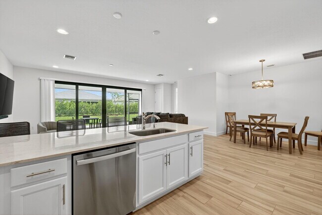 Building Photo - 12489 SW Emerald Estuary Ter