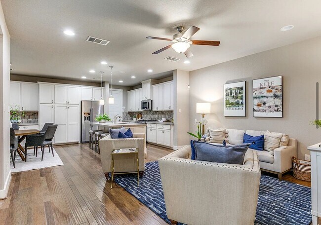 Building Photo - Townhome For Rent