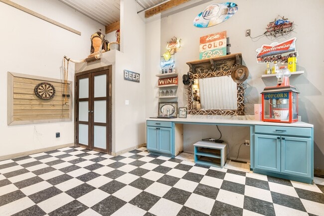 Building Photo - 15058 Lake Paula Dr