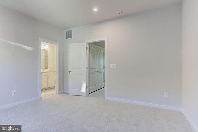 Building Photo - 13172 Arches Rd