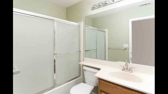 Building Photo - 325 Raven Ln