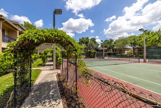 Building Photo - 705 Mainsail Dr