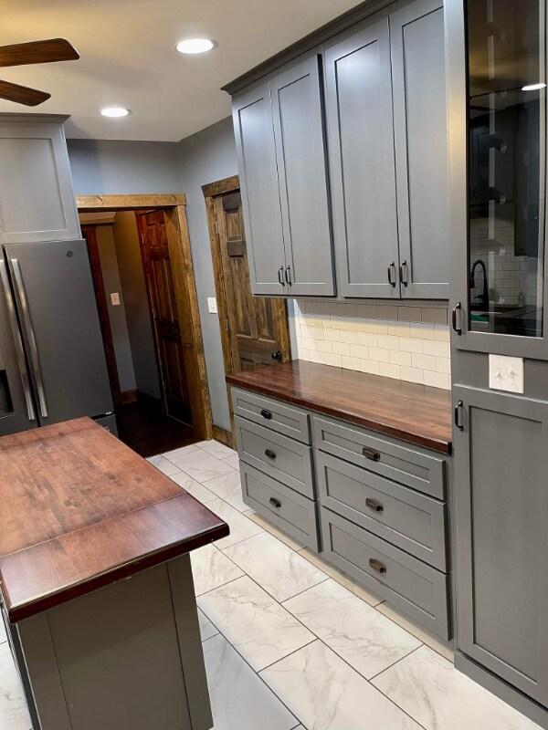 Building Photo - 195 E 2nd St