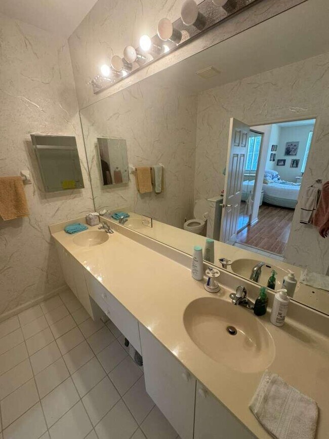 Building Photo - 7874 Laina Ln