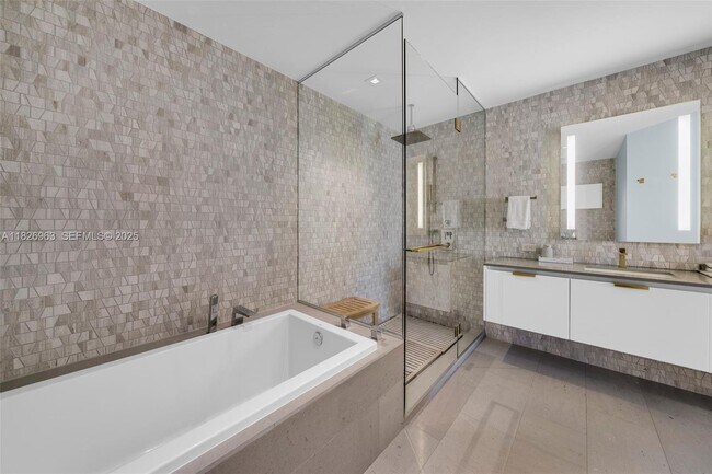 Building Photo - 88 SW 7th St