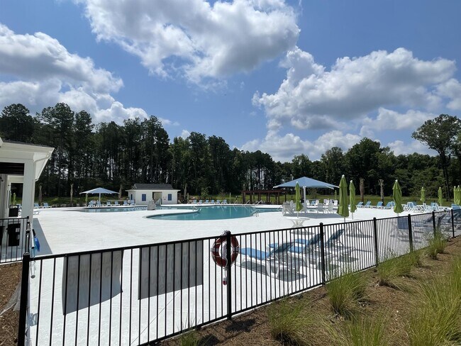 Building Photo - 240 Blue Haw Dr