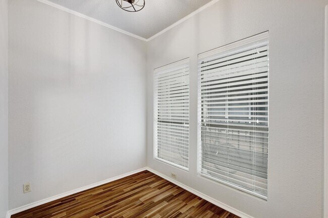 Building Photo - 2804 Rio Grande St