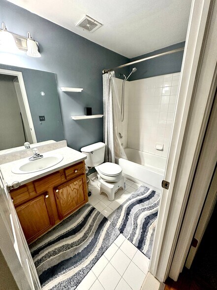 Building Photo - 13140 Canopy Dr