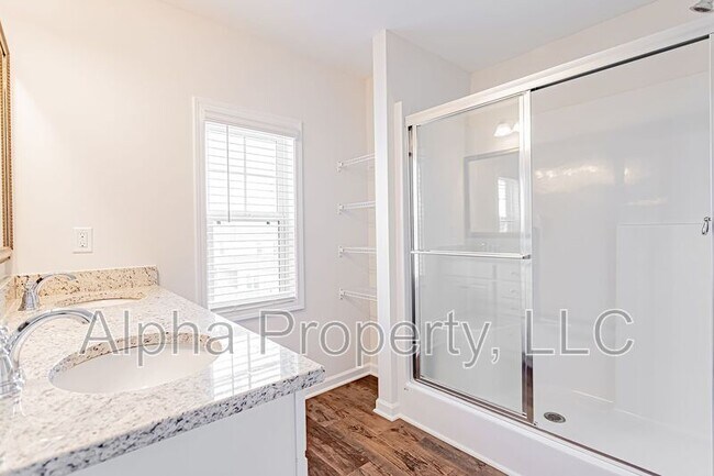 Building Photo - 409 Wards Creek Way