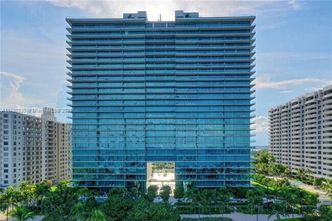Building Photo - 10201 Collins Ave