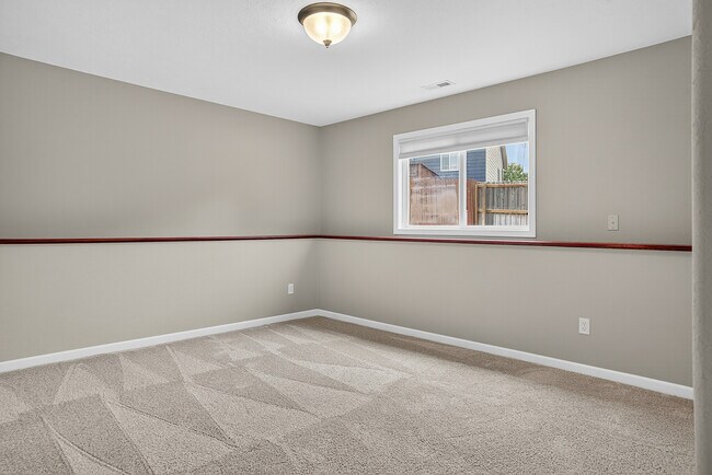 Building Photo - 401 Kahler Ct