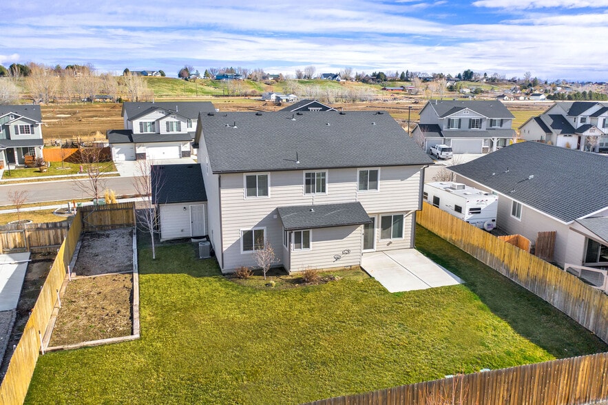 Building Photo - 1633 Placerville St