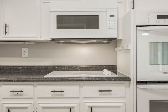 Building Photo - 8340 E 23rd St