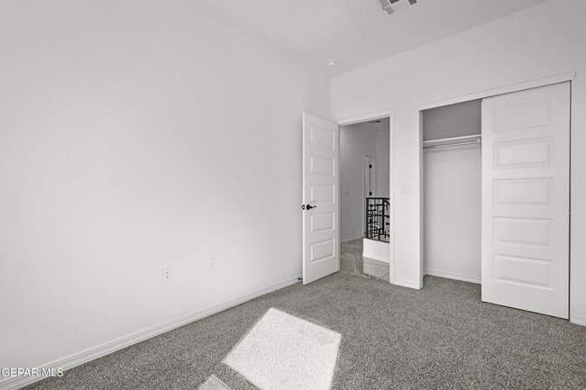 Building Photo - 6315 Escondido Dr