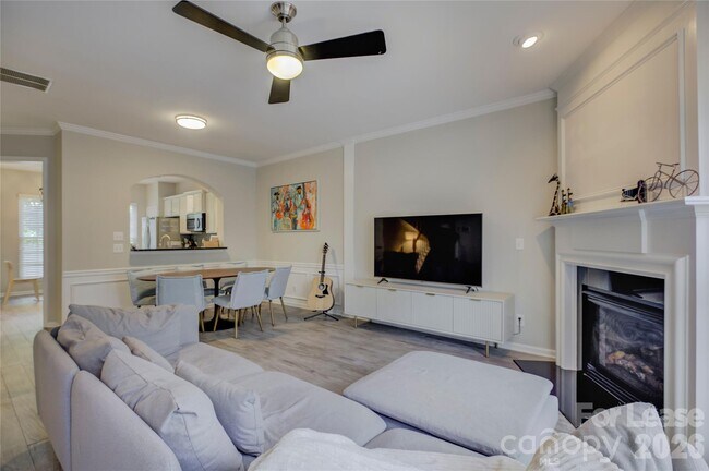 Building Photo - 629 6th Baxter Crossing