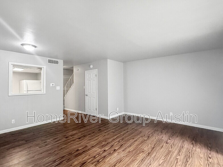 Building Photo - 1911 Hearthstone Dr