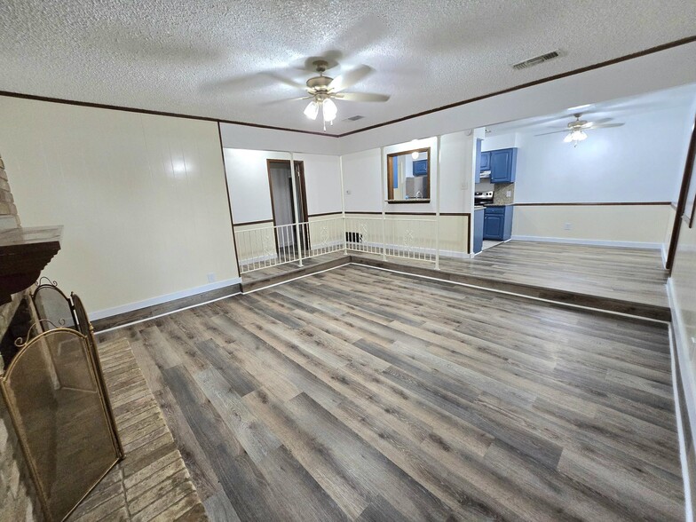 Building Photo - 1001 Hunters Creek Dr