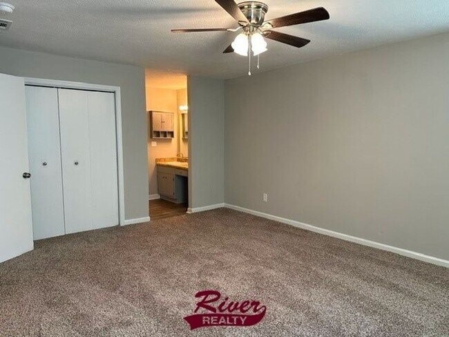 Building Photo - 2604 Carrington Dr