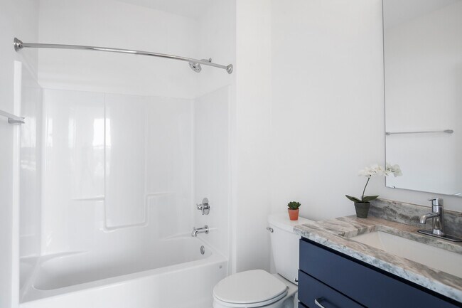 2nd Bathroom - 727 N Illinois St