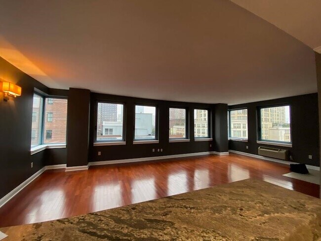 Building Photo - 311 Washington St