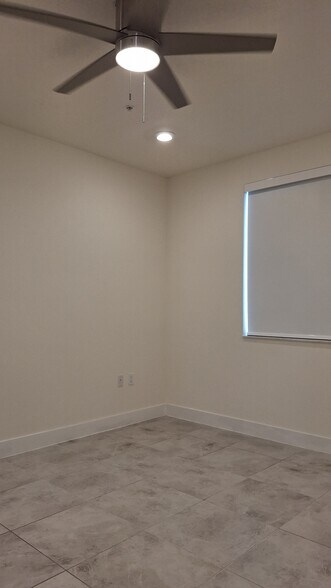 Building Photo - 10290 NW 64th Ter