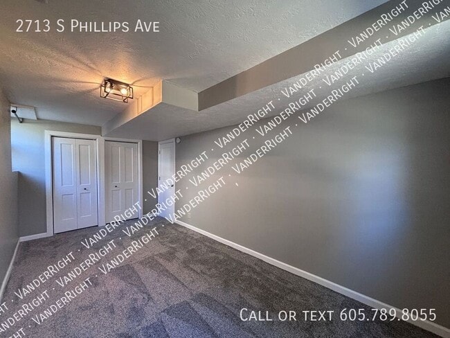 Building Photo - 2713 S Phillips Ave