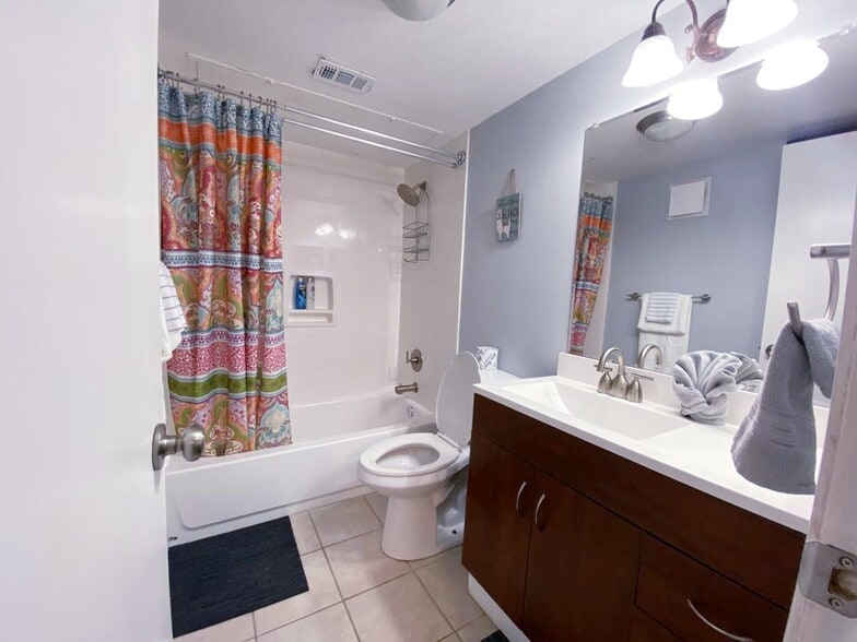 Building Photo - 6900 Skillman St