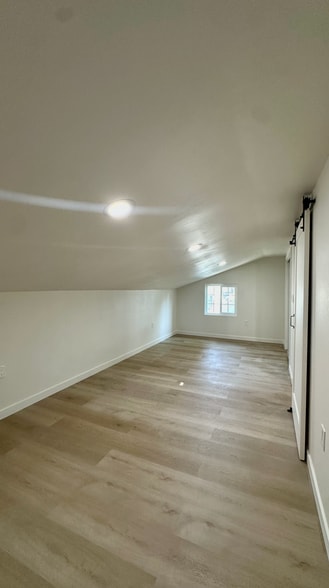 Building Photo - 2721 W Olive Ave