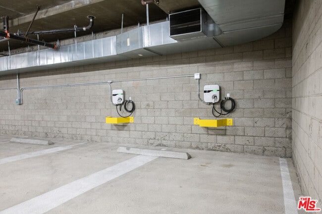 Building Photo - 13080 Pacific Promenade