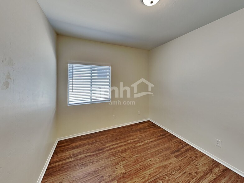 Building Photo - 147 E Via Teresita