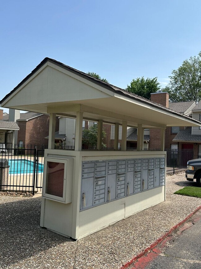 Building Photo - College Station - Condo -2 bedroom / 2.5 b...