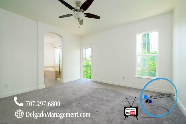 Building Photo - Beautiful gated Tiara 3 bedroom condo