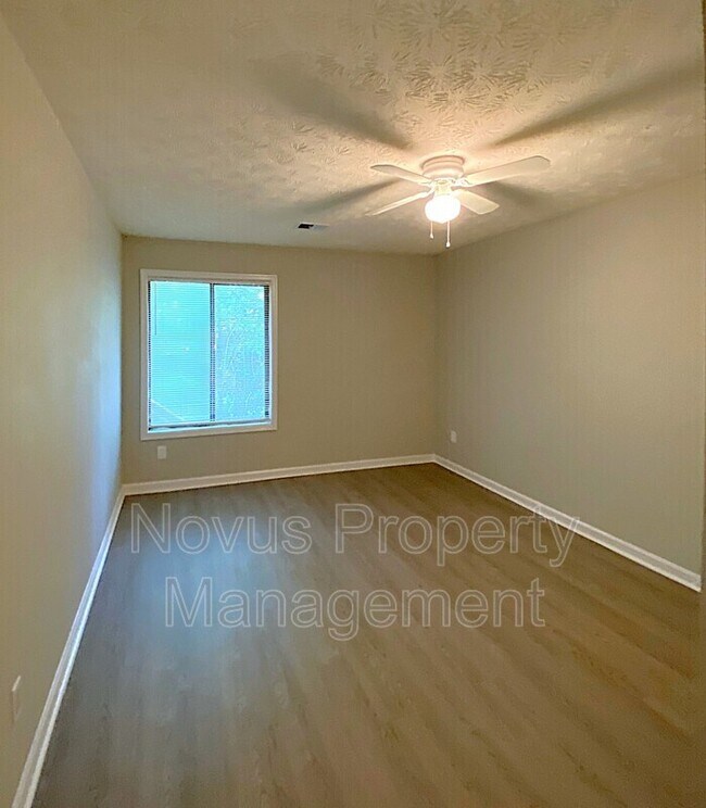 Building Photo - 100 Spring Ct