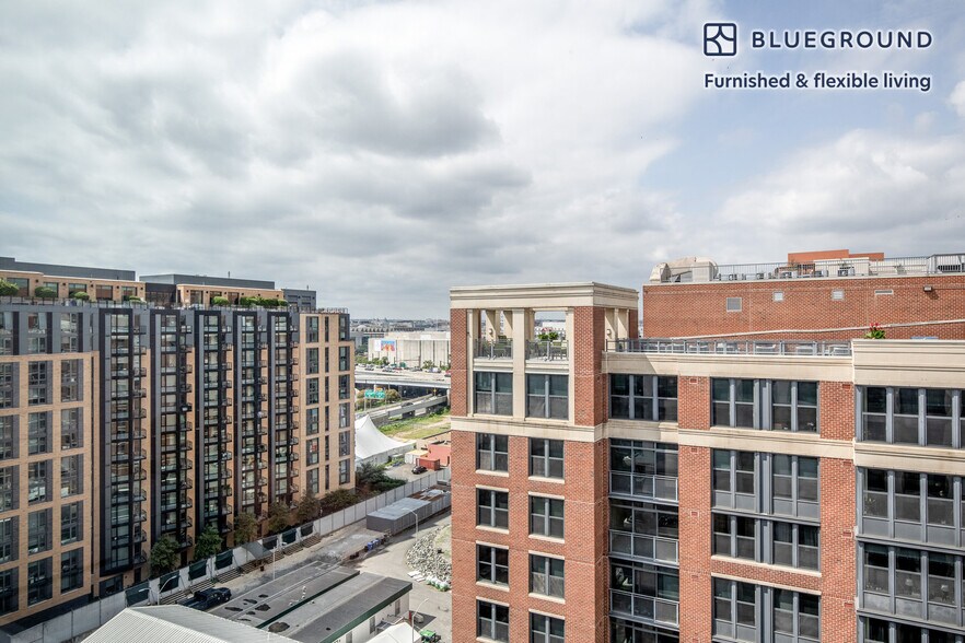 Building Photo - 949 First St SE