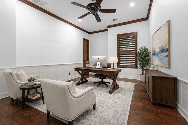 Building Photo - 2633 Collingwood Dr