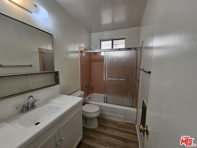 Building Photo - 928 N Ogden Dr