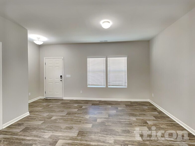 Building Photo - 841 Georgia Oak Ln