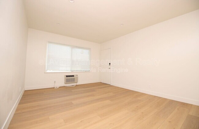 Building Photo - 14115 Gilmore St