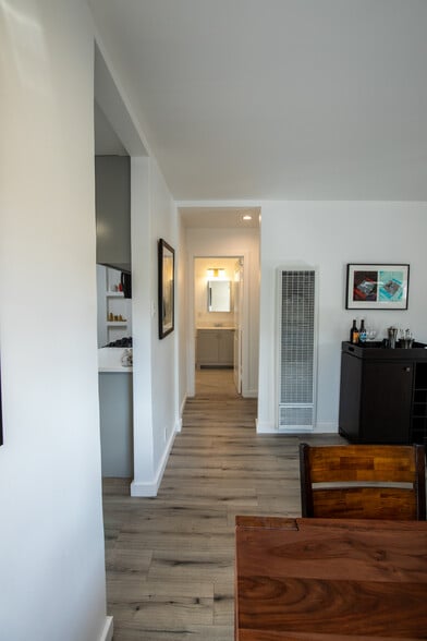 Wall heater - 923 N Avenue 56