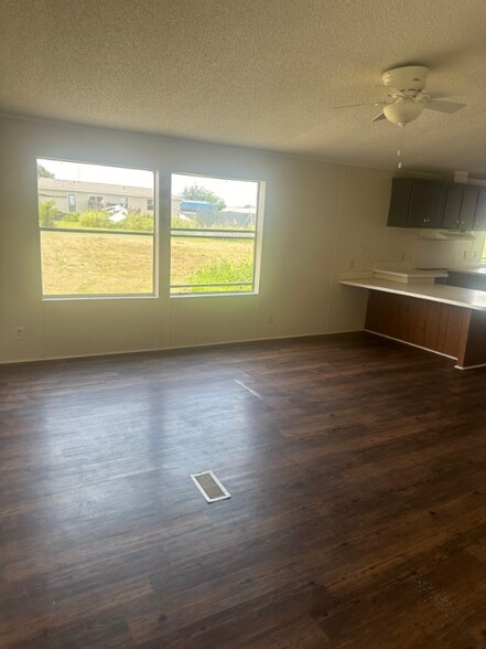 Building Photo - 107 Valley View Ct