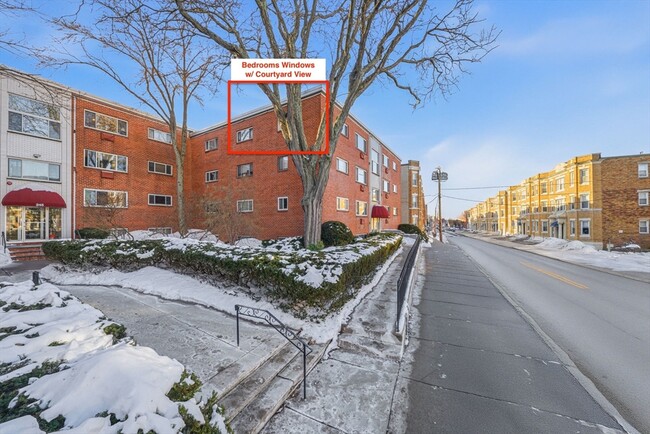 Building Photo - 239 Kelton St