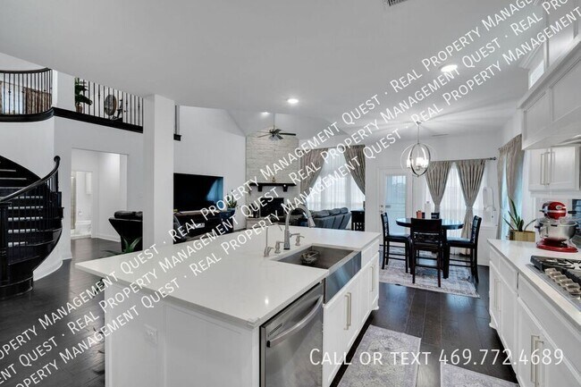 Building Photo - 1767 Shumard St